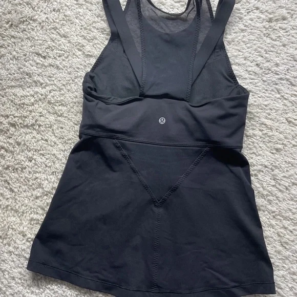 Lululemon Running In The City Tank Color Black Size 4 - Picture 4 of 6